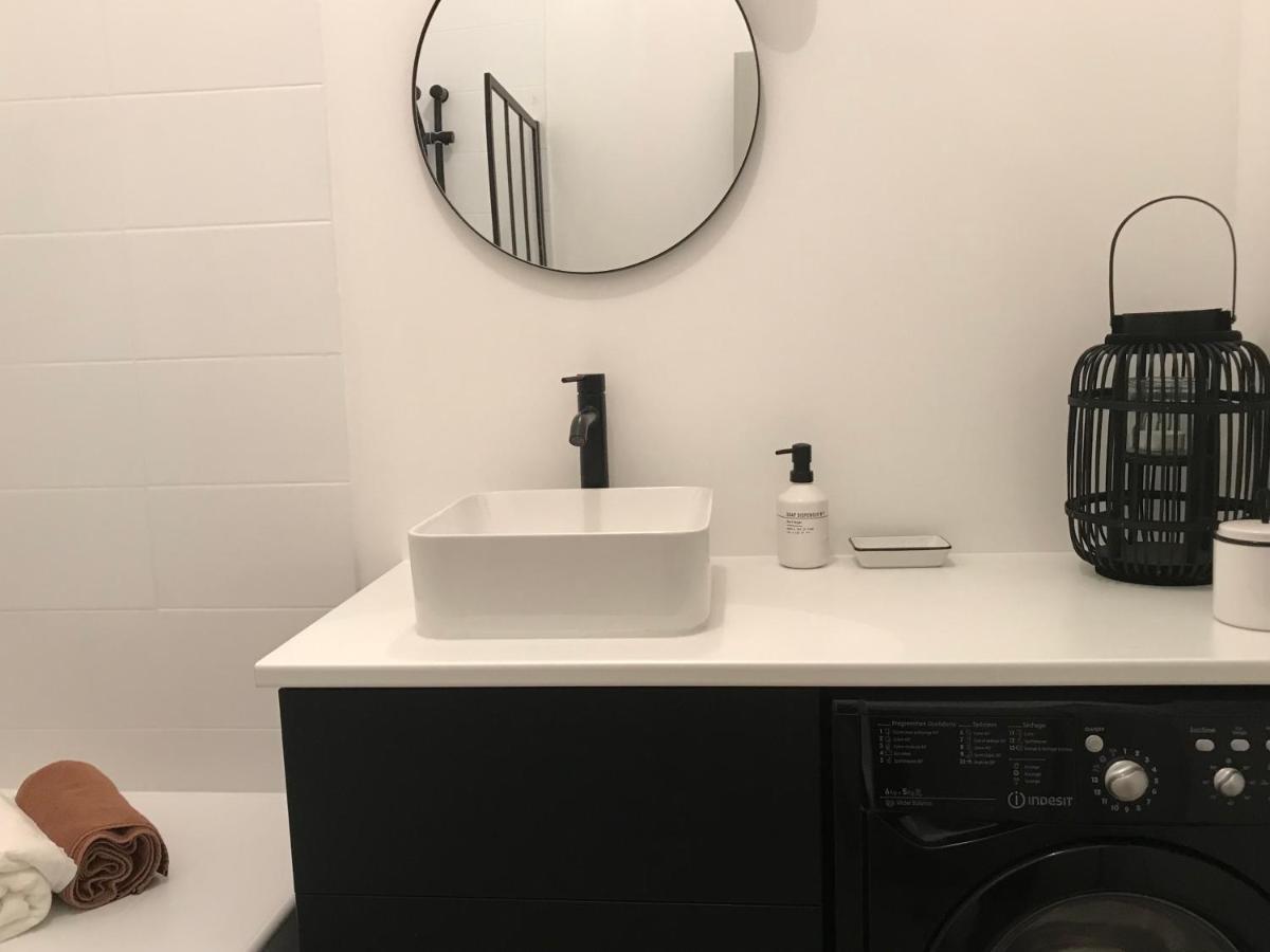 Nimes , Appartement Renove Dans Immeuble Classe. Zewnętrze zdjęcie