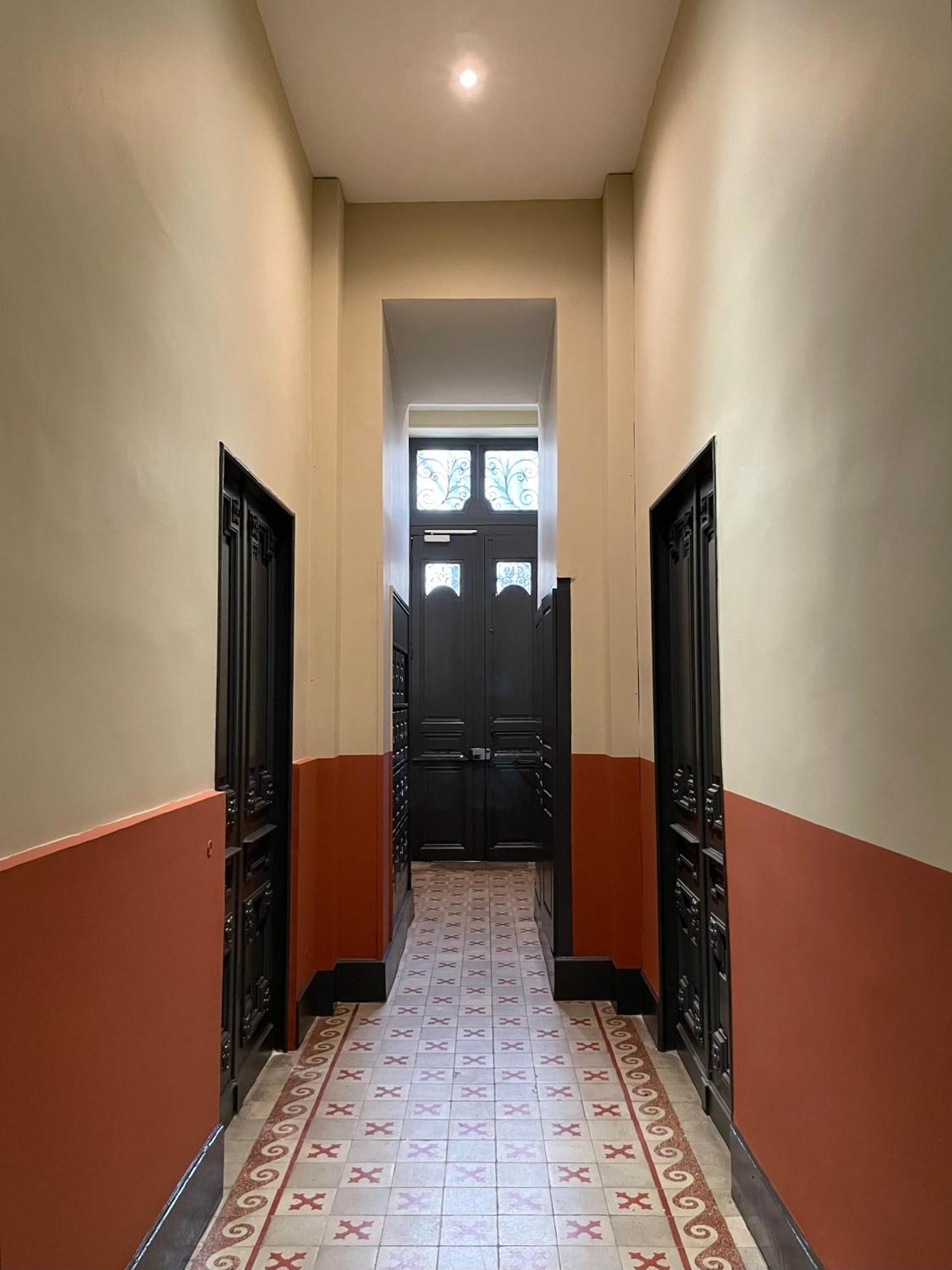 Nimes , Appartement Renove Dans Immeuble Classe. Zewnętrze zdjęcie