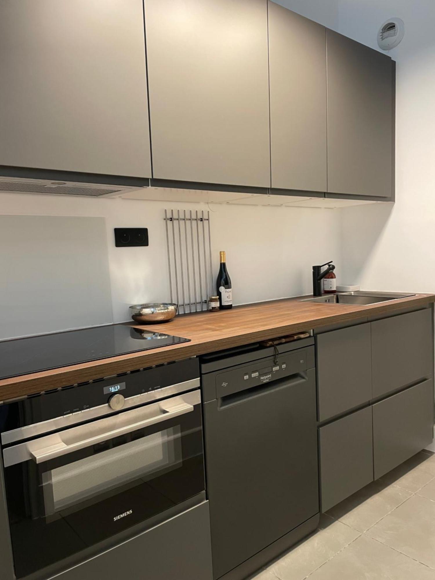 Nimes , Appartement Renove Dans Immeuble Classe. Zewnętrze zdjęcie